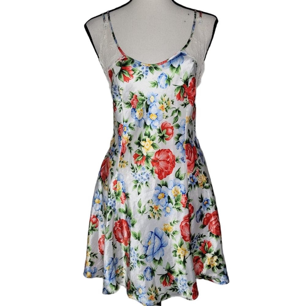 VICTORIA'S SECRET lacy floral chemise lingerie
